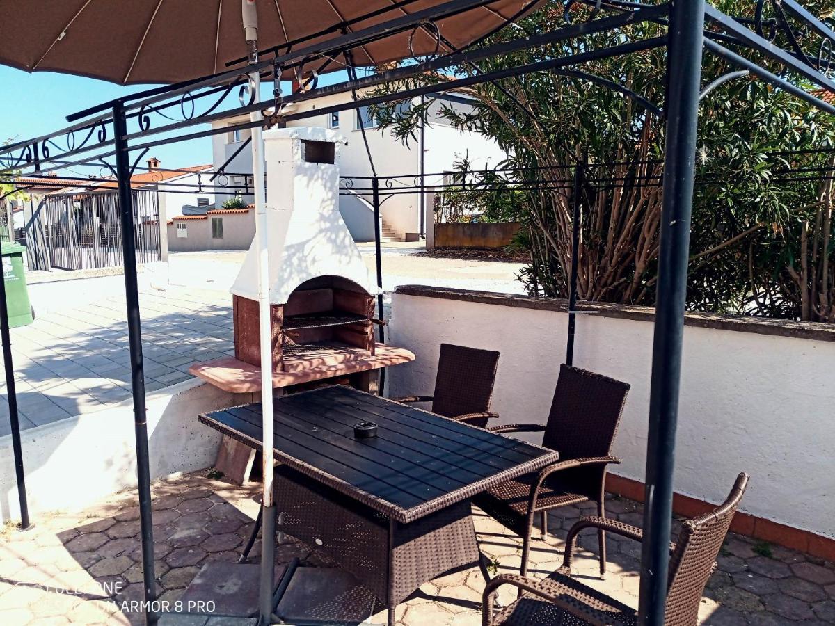 Abelia Sea View Apartment Pula Exterior foto